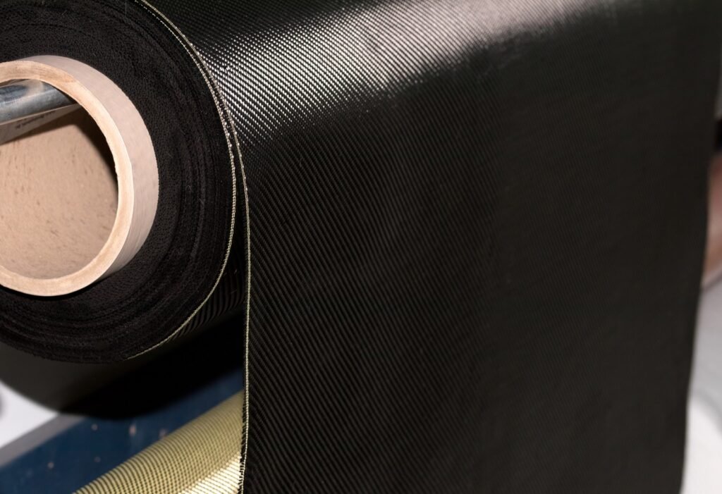 Rollo de tejido de fibra de carbono para la fabricación de materiales compuestos